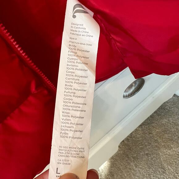 Fabletics Wander Red Puffer Vest Women's Size Large EUC Warm Layering Vest - Picture 5 of 8